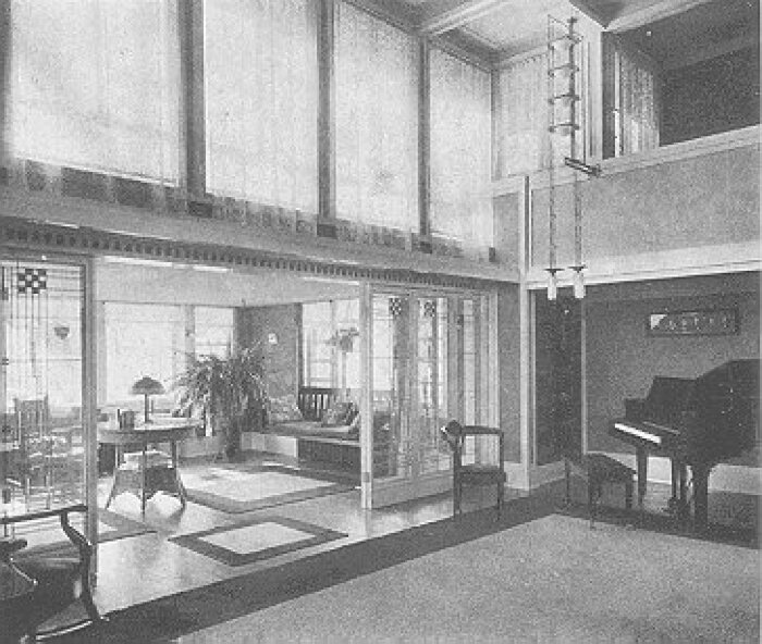 Interior detail, living room looking toward sun porch
House for Ralph S. Baker
Guenzel and Drummond, architects
Wilmette, Illinois