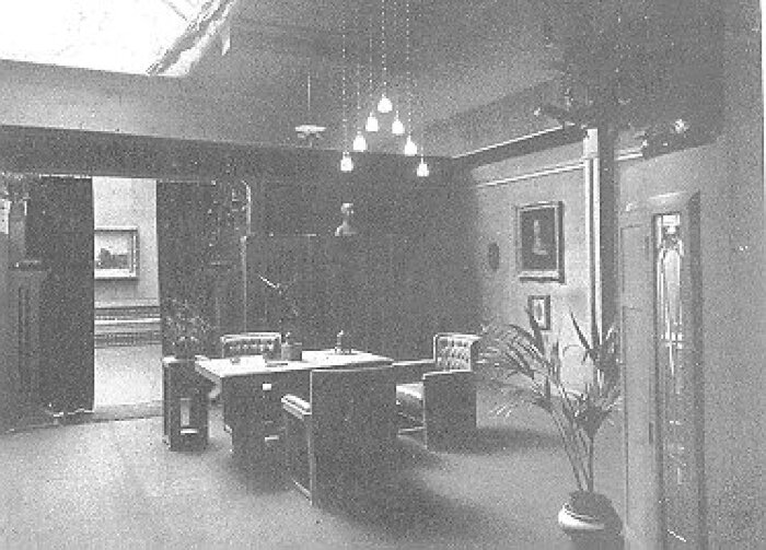 Art Galleries for F. H. Bresler Company, consultation
room
George M. Niedecken, designer
Manufactured by Niedecken and Wallbridge
Milwaukee, Wisconsin