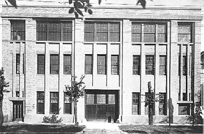 Exterior, front view
Building for the Original Manufacturing Company
Tallmadge and Watson, architects
Chicago, Illinois
