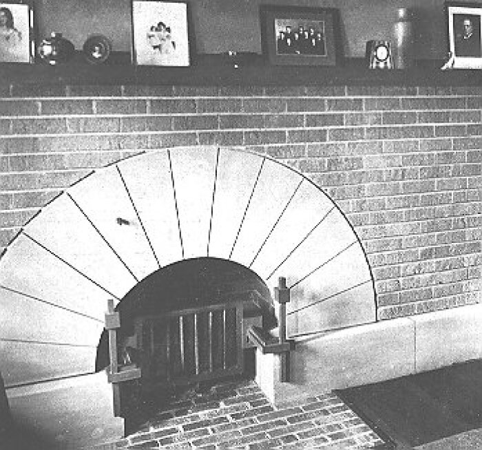 Interior detail, morning room fireplace
House for D. M. Amberg
Hermann V. von Holst, architect
Marion Mahony Griffin, associated architect
Grand Rapids, Michigan