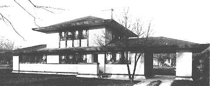 Exterior, perspective view
House
Walter Burley Griffin and Marion Mahony Griffin,
architects
Elmhurst, Illinois