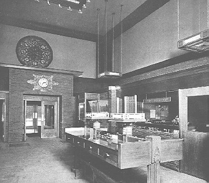 Interior, main banking room looking toward entrance
Merchants National Bank
Louis Henri Sullivan, architect
Grinnell, Iowa