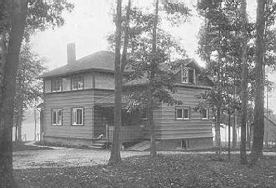 Gardener's cottage
Summer house for R. W. Sears
Nimmons and Fellows, architect
Gray's Lake, Illinois